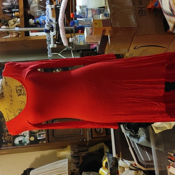 Red dress L but fits a small or med - Picture 4 of 5